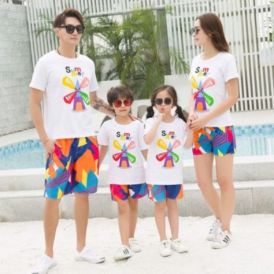 dong-phuc-gia-dinh-mua-he-di-bien