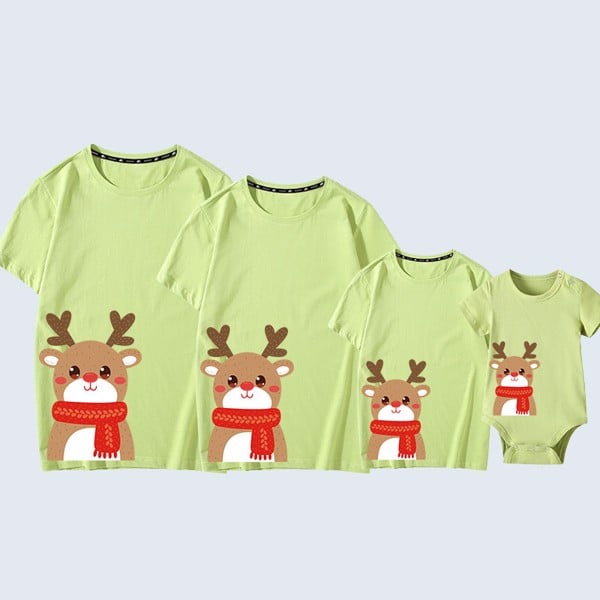 Áo thun gia đình Noel in hình tuần lộc quàng khăn GF1824104