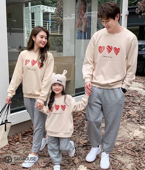 Áo gia đình mùa đông Shape Of Love